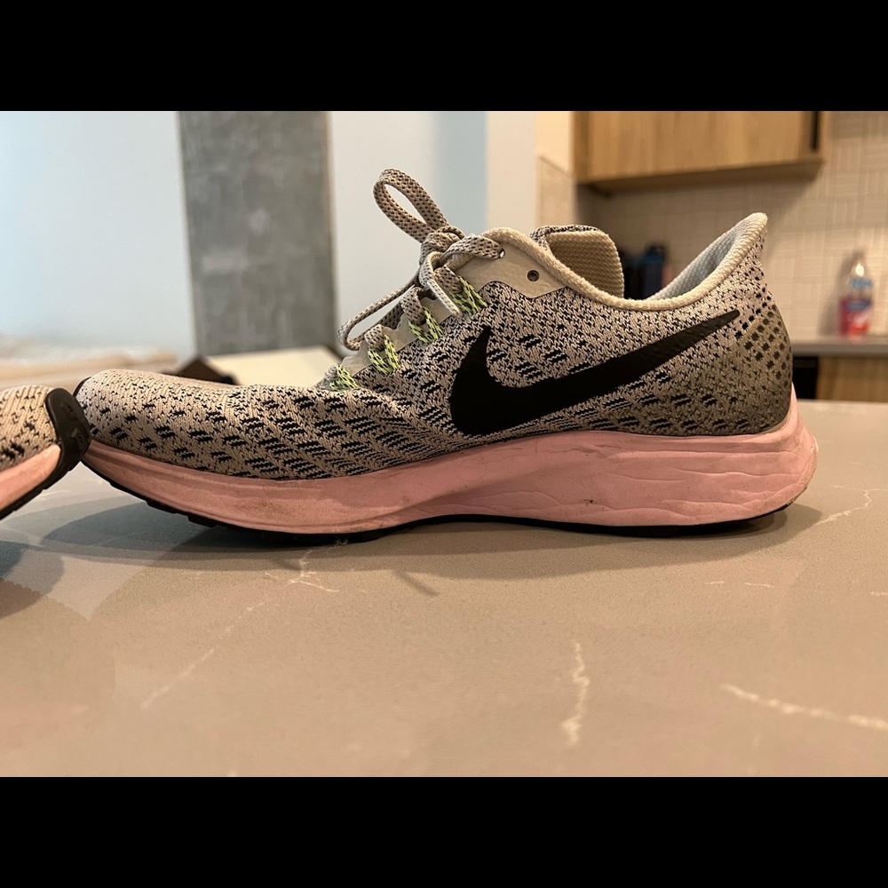 ✨ Nike ✨ shoes!! Size 7! - Picture 7 of 7